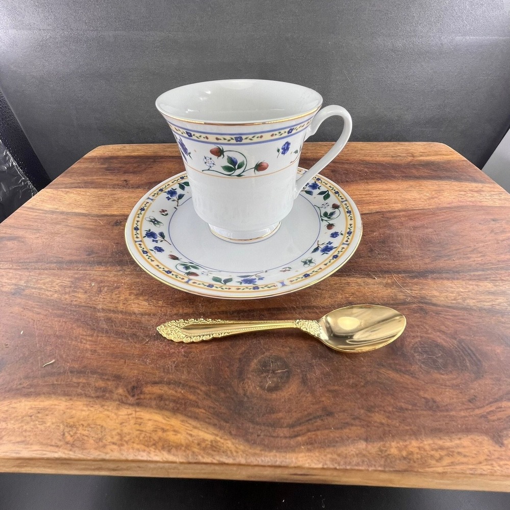 Vintage‎ Teacup and Saucer Set: Gold Spoon, Red Berries Decor